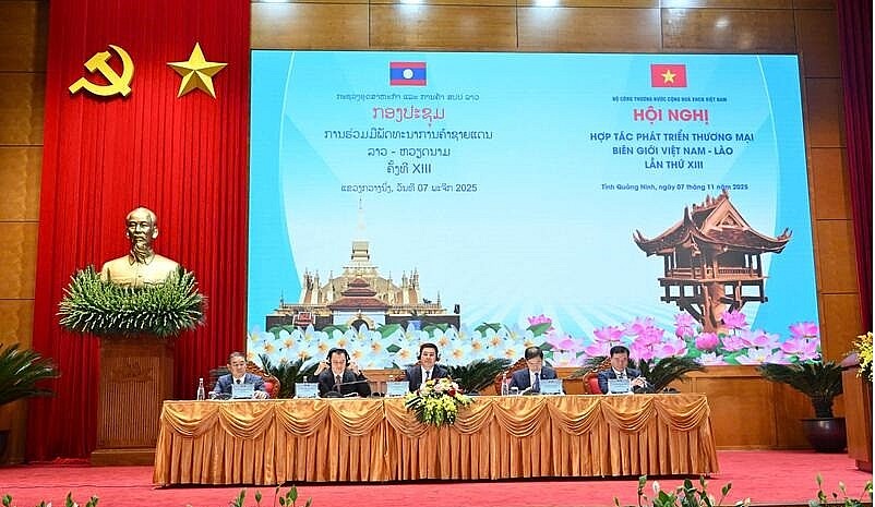 Việt Nam – Lào mở rộng hợp tác thương mại biên giới, hướng tới phát triển bền vững và toàn diện Việt Nam – Lào mở rộng hợp tác thương mại biên giới, hướng tới phát triển bền vững và toàn diện