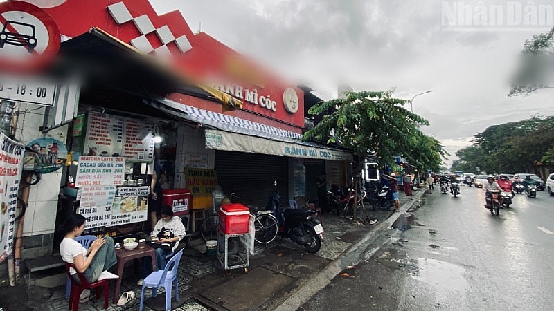 Vụ bánh mì Hạnh Thông: Báo động đỏ thị trường thực phẩm bán lẻ ở đô thị lớn