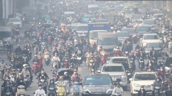 Hà Nội chìm trong lớp bụi ô nhiễm, chất lượng không khí rơi xuống mức cảnh báo