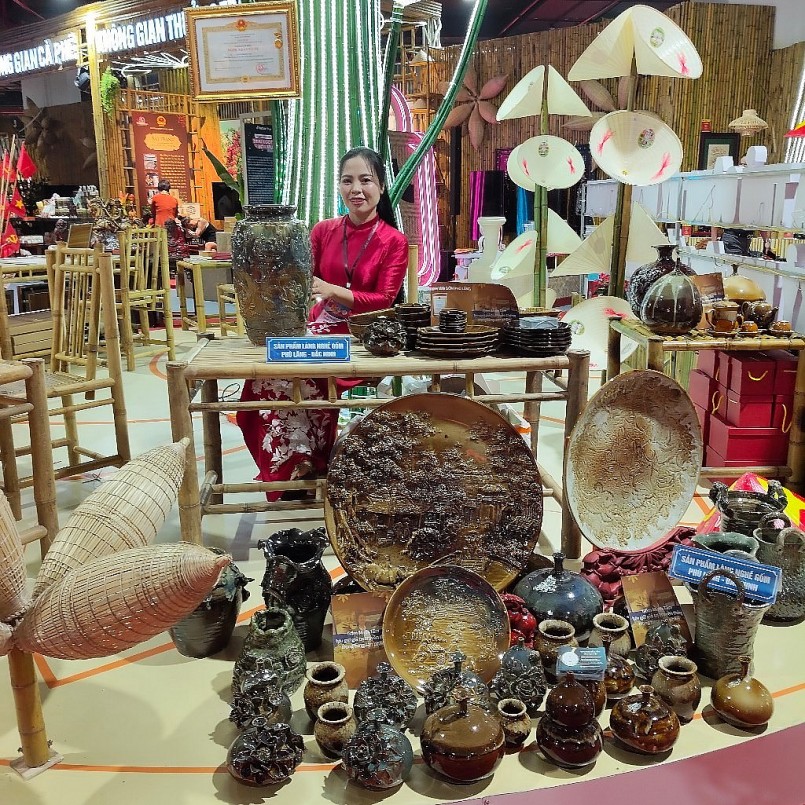 Giữ lửa truyền thống, thổi hồn tinh hoa vào từng sản phẩm gốm Phù Lãng