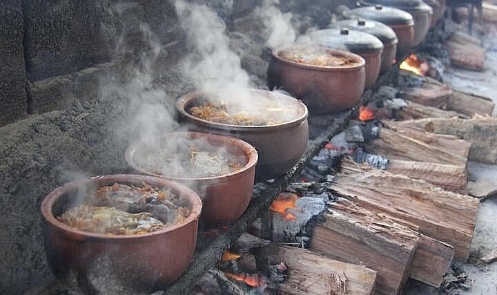 undefined Hé lộ sự thật về chiếc mặt nạ khi kho cá làng Vũ Đại — không phải để khử độc