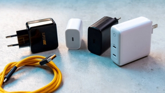 Pin smartphone ngày càng lớn: Bài toán chọn sạc chuẩn vẫn làm khó người dùng