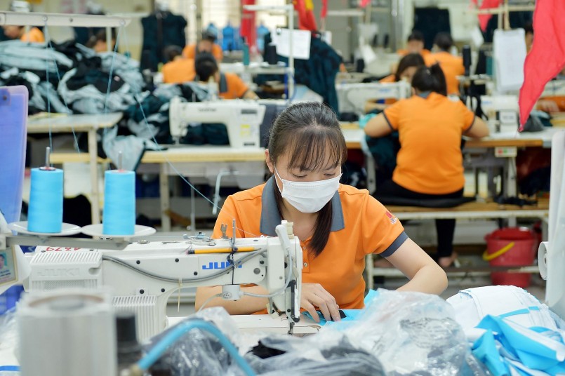 Sản xuất công nghiệp dệt may có nhiều khời sắc