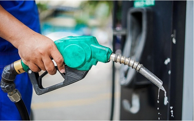 Giá xăng dầu hôm nay 7/6: Dầu Brent vượt mức 72 USD
