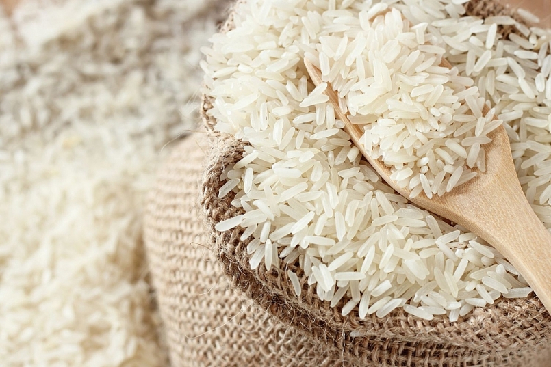 giá gạo cũng sụt giảm mạnh vì số gạo được giải phóng từ kho dự trữ của chính phủ làm tăng nguồn cung. 