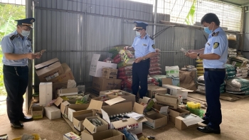 Lạng Sơn: Phát hiện hàng trăm sản phẩm thuốc bảo vệ thực vật đã hết hạn vẫn được bày bán