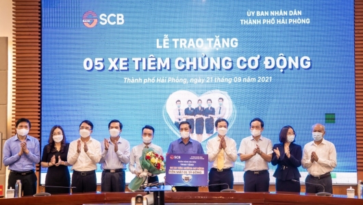 SCB tặng Hải Phòng 5 xe tiêm chủng lưu động