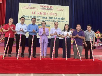 Tạp chí Thương hiệu và Sản phẩm trao tặng 05 căn nhà cho hộ nghèo tại xã Cốc Lầu (Bắc Hà - Lào Cai)