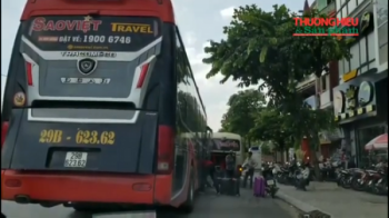 Nhà xe Sao Việt ngang nhiên lập ‘bến cóc’, dừng đỗ đón trả khách