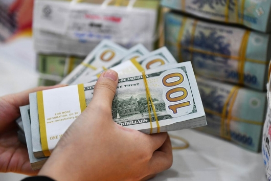 Ngân hàng tăng mạnh giá mua USD